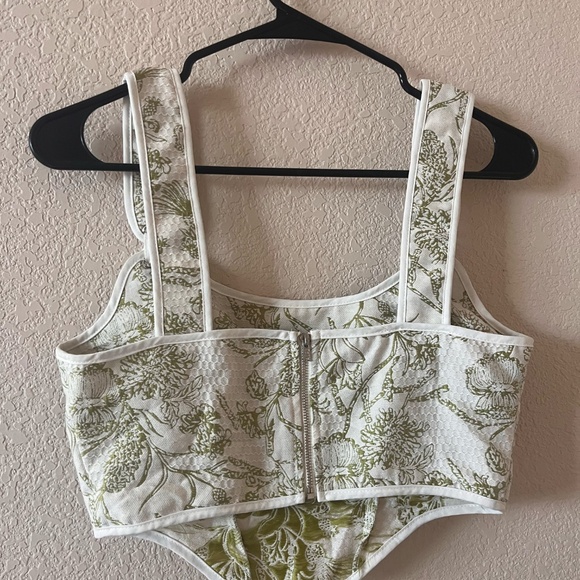Brandy Melville Corset Cropped Tank Top with Embroidered Floral Details - Picture 5 of 7